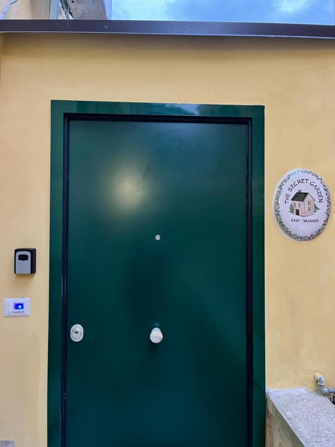 The Secret Garden Apartment Салерно Екстериор снимка