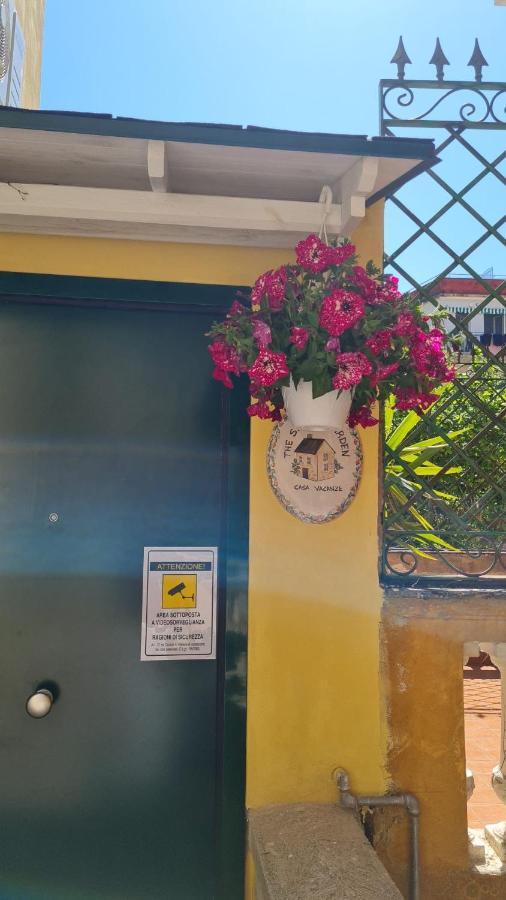 The Secret Garden Apartment Салерно Екстериор снимка