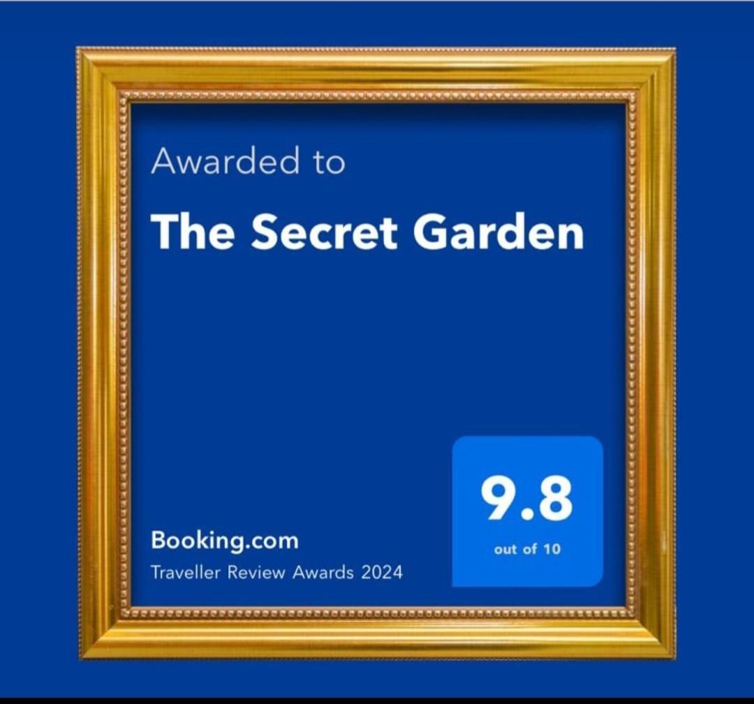 The Secret Garden Apartment Салерно Екстериор снимка